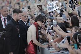 Mostra del cinema, Timothée Chalamet fa innamorare Venezia