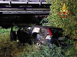 Incidente a Ponte San Nicolò, auto giù dal ponte