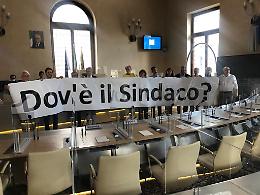 Vicenza, la maggioranza fa saltare il Consiglio: la minoranza attacca Rucco e va dal prefetto