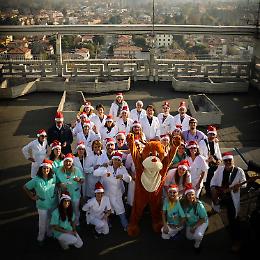 Padova, il coro dei medici di Pediatria nel nuovo video del Cantanatale