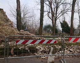 Mura del Parco Buzzaccarini, due anni fa il crollo: l'amministrazione di Monselice sotto attacco