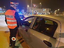 Due patenti ritirate e una denuncia per il possesso di un coltello a serramanico nel trevigiano