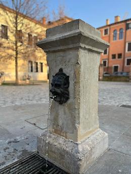 La fontana di piazza Rinaldi a Treviso è come nuova