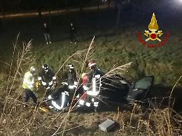 Incidente a Ospedaletto Euganeo: auto finisce fuori strada, due i feriti