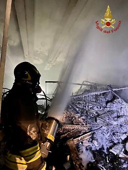 Incendio all'azienda orafa "Crysos" di Borso del Grappa