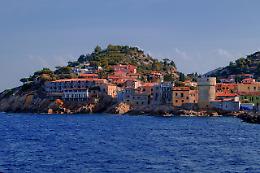 Vacanza all’Isola del Giglio: consigli per un soggiorno memorabile