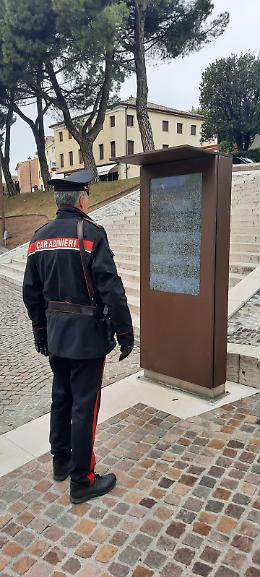 Sasso contro la Gypsotheca Antonio Canova: il responsabile è un 17enne