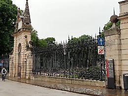Vicenza, rimosso lo striscione al Giardino Salvi. Nicolai: "Solo una mossa elettorale"