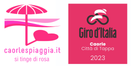 Caorle, la spiaggia si tinge di rosa per il Giro d'Italia