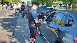 Treviso, tappettino dell'auto impregnato di hashish e a casa un magazzino di droga: arrestato un 19enne