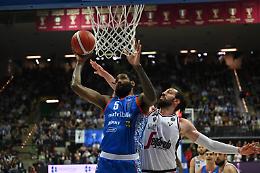 Basket Treviso vince contro la capolista Bologna e si salva