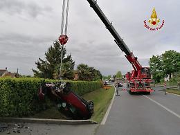 Incidente a Moniego: auto finisce nel fossato, ferito il conducente