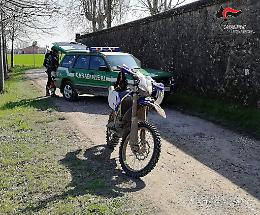 Controlli della Forestale nel Parco Colli: due motociclisti multati