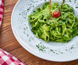 Tagliatelle al pesto verde di stagione