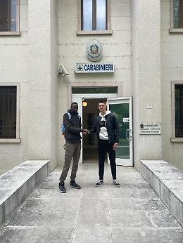 Treviso, due comuni in bicicletta per consegnare un portafoglio perso