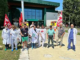 Diritto alla salute, pacifico sit-in di protesta davanti all’ospedale di Rovigo