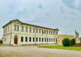 Arzergrande, la sede della scuola “Giovanni Pascoli” ha compiuto 100 anni