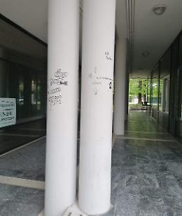 Bande di ragazzini scatenate nella piazzetta Buia ad Abano Terme