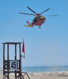 Dramma al Lido di Venezia: anziano muore in mare colto da un malore