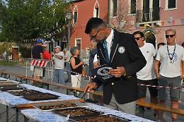 Con 22050 cozze Malamocco entra nel Guinness World Records | VIDEO