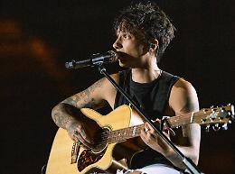 Il cantante Ultimo dedica a Noemi, 16enne veronese morta in motorino, "Piccola stella"