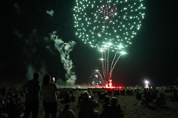 Beach on Fire, i fuochi illuminano il cielo di Cavallino