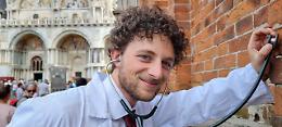 Il giovane veneziano Sebastiano Bianchi è il nuovo medico di famiglia di piazza San Marco
