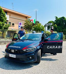 Albignasego, colto sul fatto mentre ruba uno zaino dall’interno di un’autovettura