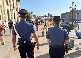 Venezia: individuato il colpevole del furto del cellulare dell'attivista anti-borseggi e scatta la denuncia