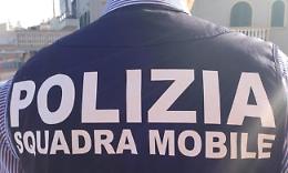 Venezia, imbarcazione affondata nei pressi di Rialto: recupero in corso