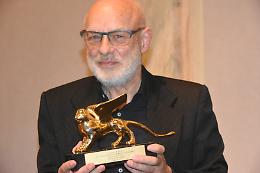 Venezia, Biennale Musica 2023: all'artista Brian Eno il Leone d’Oro alla carriera