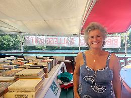 Una culla di cultura, la biblioteca galleggiante di Maria Luisa De Bin
