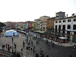 Capodanno a Verona: piazza Bra chiusa al traffico con modifiche alla viabilità