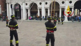Celebrata la festa dell'unità nazionale e delle forze armate in piazza dei Signori a Vicenza