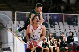 Basket B, Vicenza fa suo il derby con Padova, 90-73