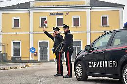 Spaccio, resistenza e porto abusivo d'armi: arrestati due giovani marocchini