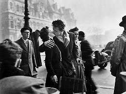 Si è spenta a 93 anni Francoise Bornet, protagonista dell’iconica foto di Robert Doisneau “Bacio” all’Hotel de Ville: in mostra in Gran Guardia fino al 14 febbraio