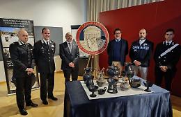 Adria: i carabinieri consegnano 14 reperti storici