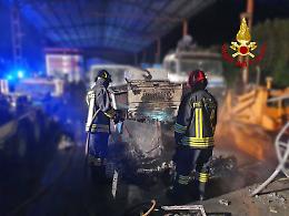 Santorso: motocarro divorato dalle fiamme