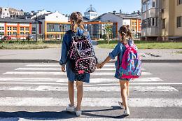 Rinforzo delle pattuglie per il traffico scolastico e nuovi pannelli informativi in città