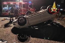 Boara Pisani, auto fuoristrada lungo la SS16. Deceduto l'autista