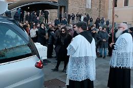 Padova, l'ultimo saluto a Beatrice uccisa a 5 anni da un virus