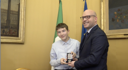 Premiato a Montecitorio il 14enne veronese che ha salvato la vita ad un uomo in arresto cardiaco. Fontana: «Storia di coraggio e d'esempio per tutti i giovani italiani»