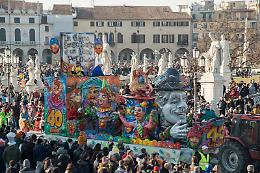 Padova, carnevale in Prato della Valle. Torna la grande parata dei carri allegorici