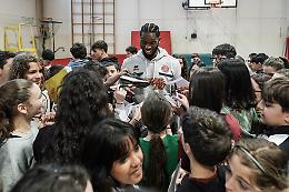 Basket Reyer Venezia, Jordan Parks incontra gli studenti delle medie di Mira