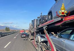 Maxi tamponamento in A27 a Mareno tra 4 auto, un furgone e una bisarca