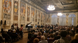 Musikè, un entusiasmo da concerto rock accoglieThe Five Elements