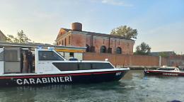 Venezia, nove clandestini scoperti dai Carabinieri bivaccare in un edificio abbandonato