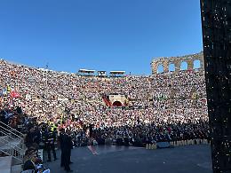 Arena di Pace: per Papa Francesco una standing ovation da oltre 10 mila persone