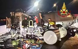 Betoniera con carico di cemento si ribalta a San Martino Buon Albergo, ferito il conducente. Tangenziale sud bloccata per ore